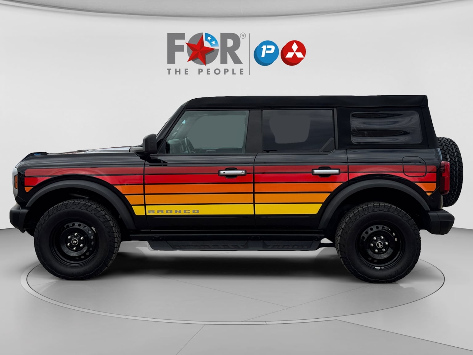 Ford Bronco photo 2