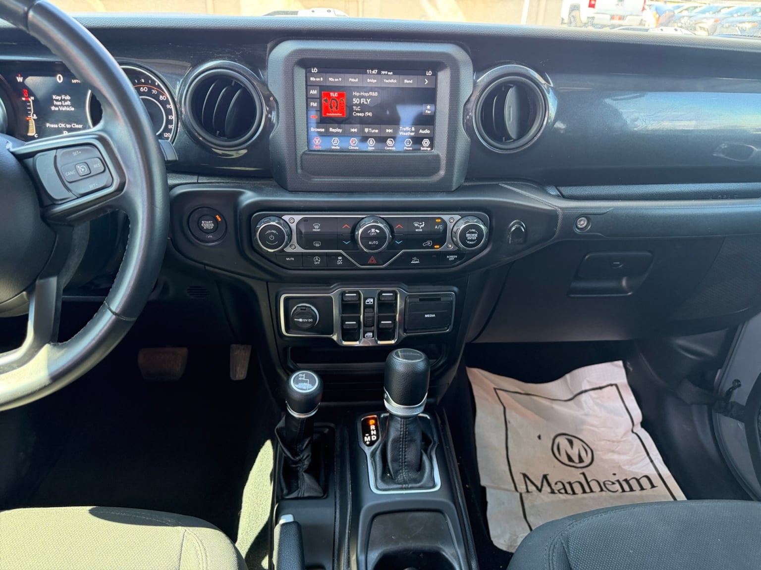 Jeep Gladiator photo 15
