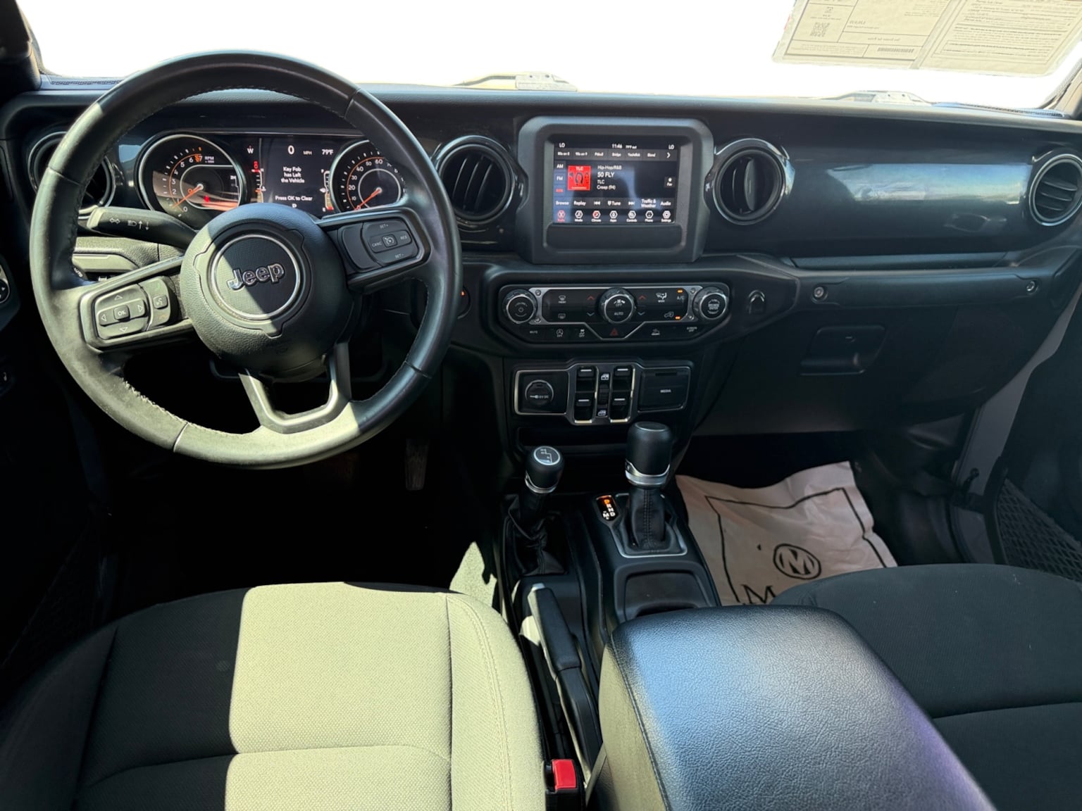 Jeep Gladiator photo 12