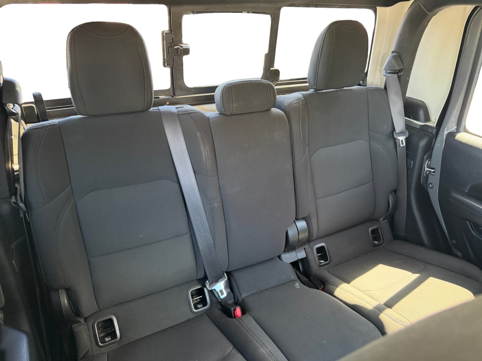 Jeep Gladiator photo 17