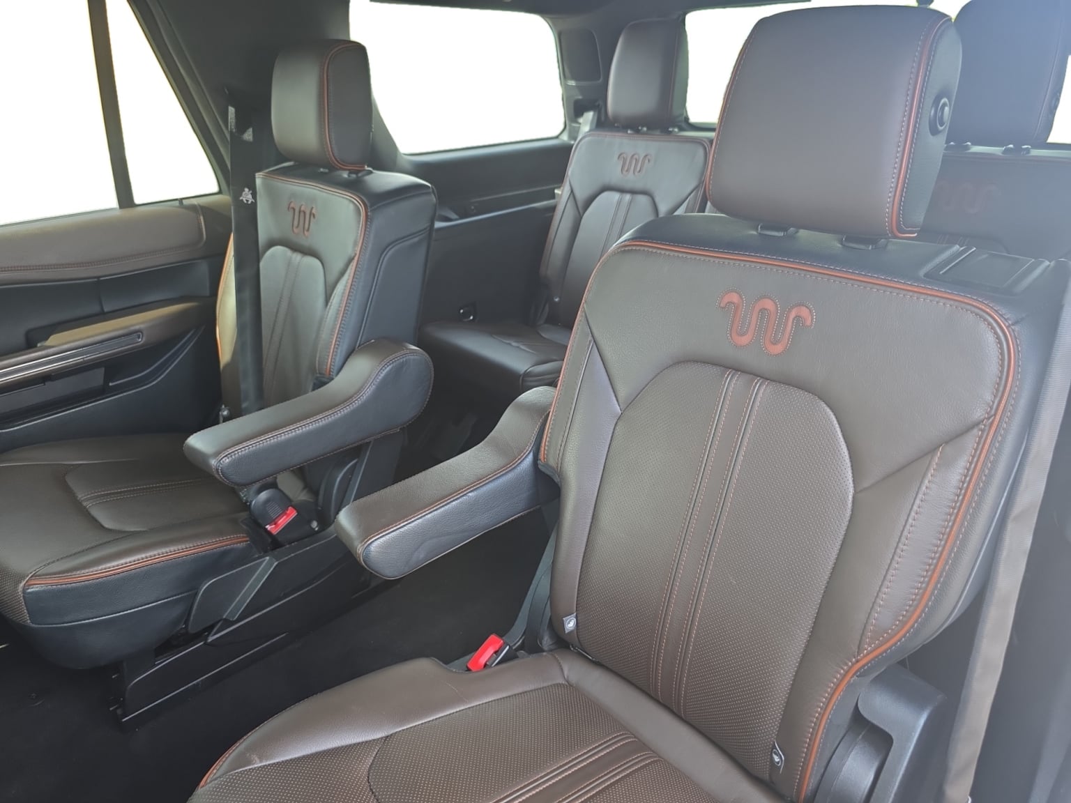 Ford Expedition photo 16