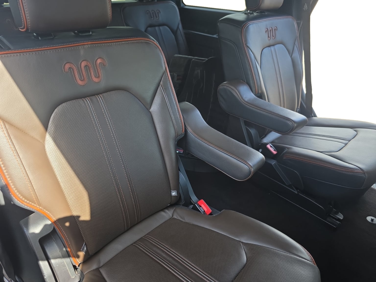 Ford Expedition photo 18