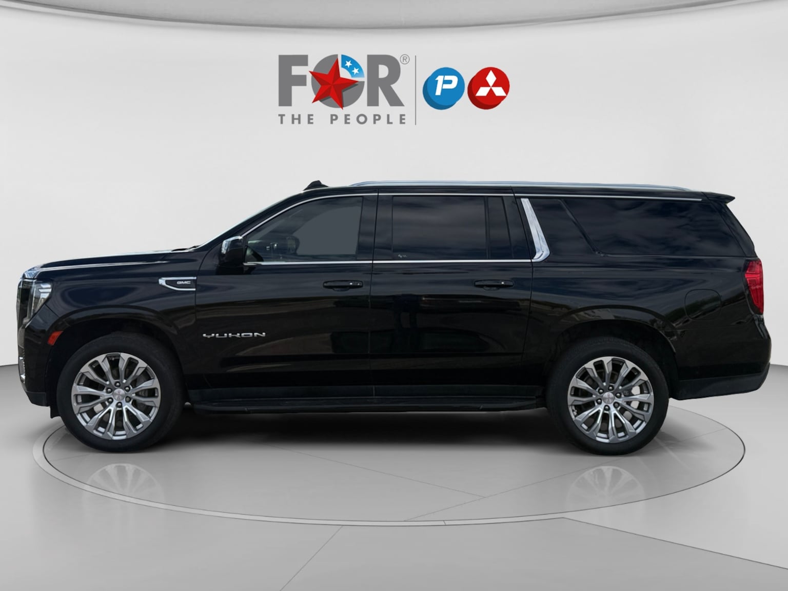 GMC Yukon XL photo 2