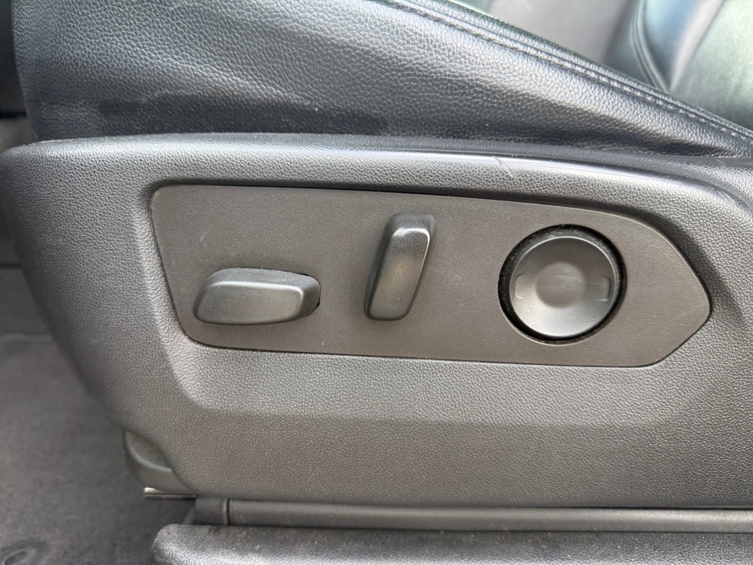 GMC Yukon XL photo 25
