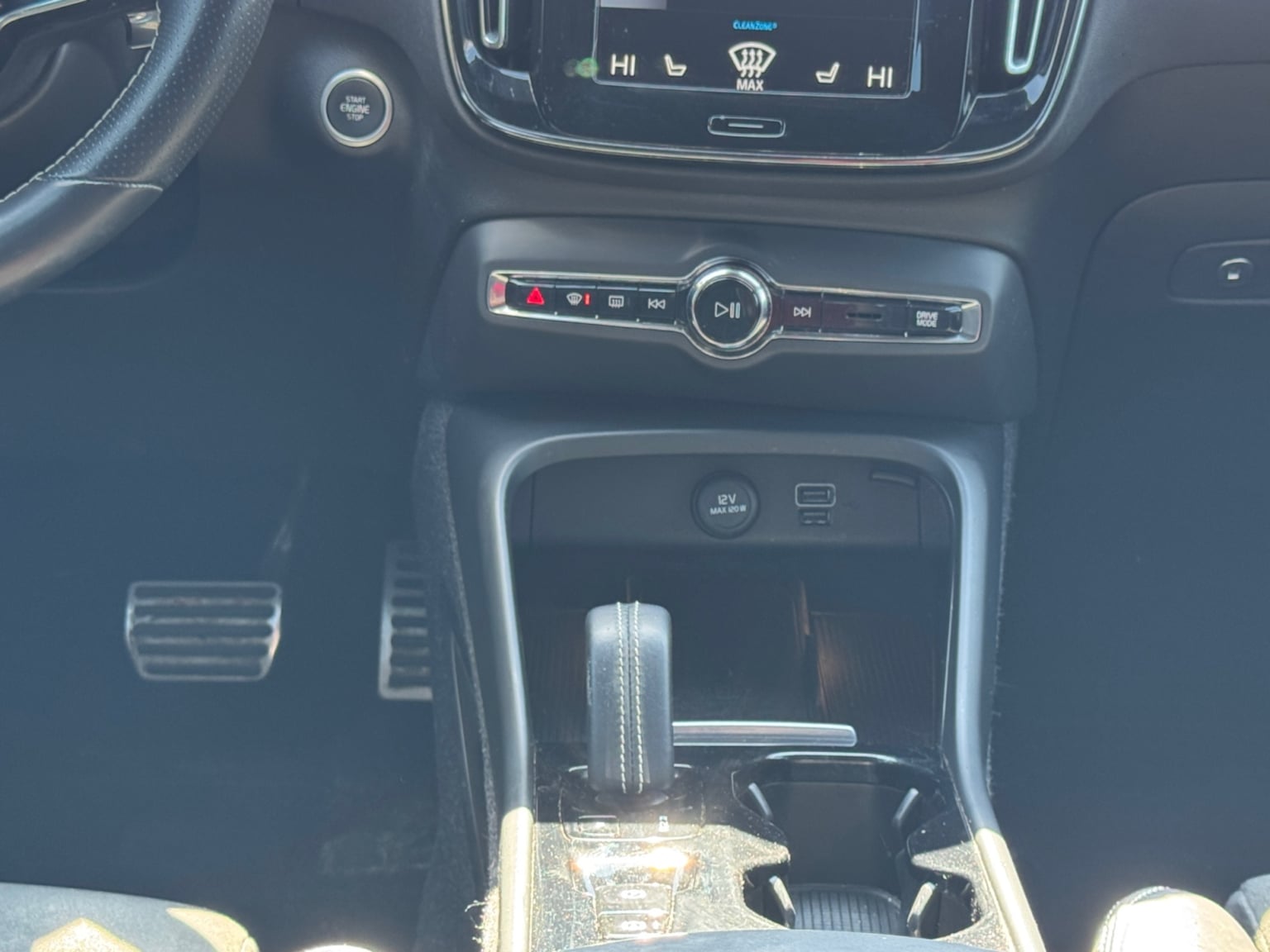 Volvo XC40 photo 15