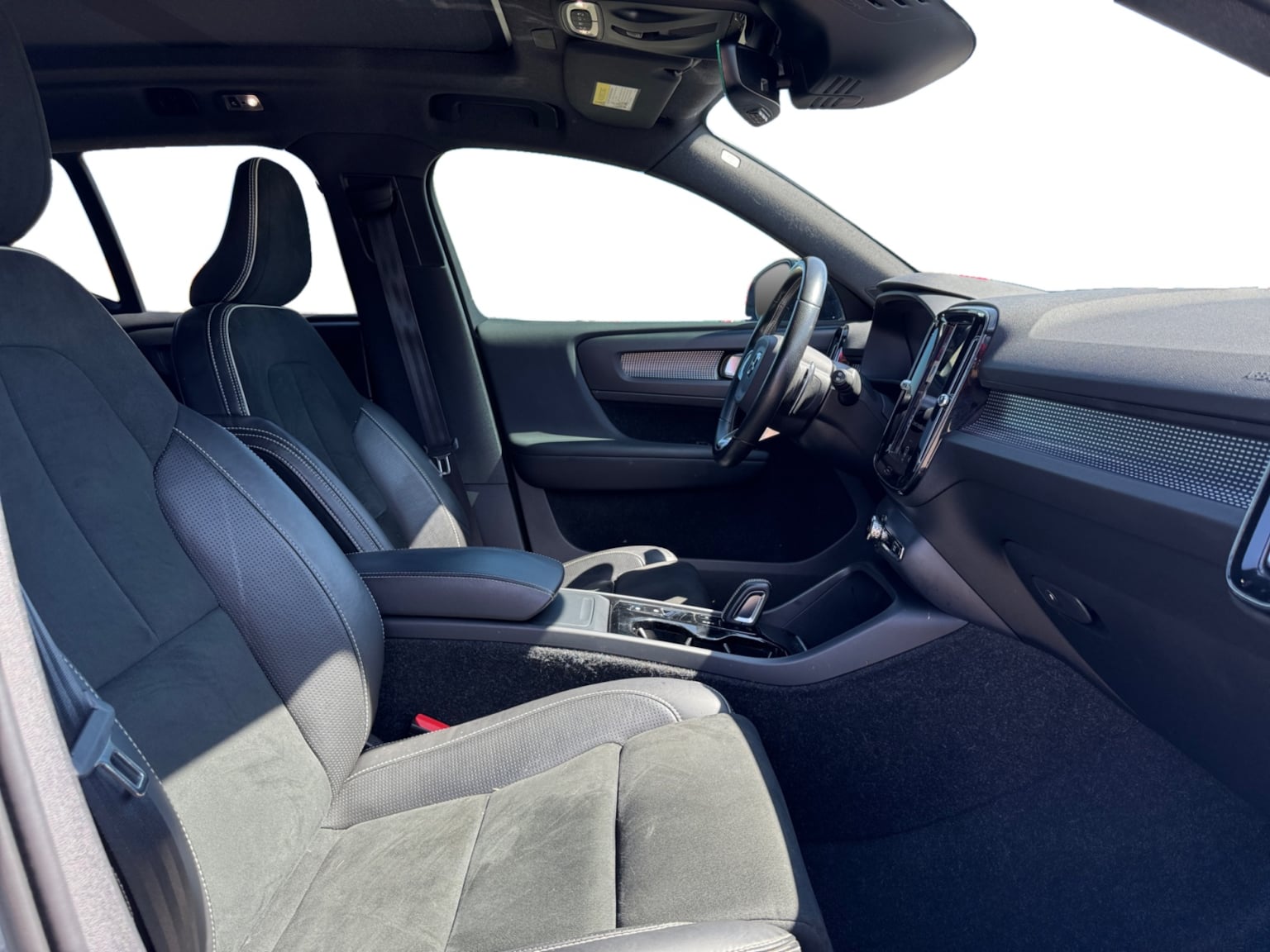 Volvo XC40 photo 17
