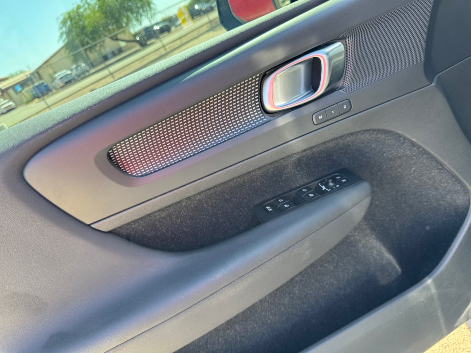 Volvo XC40 photo 11