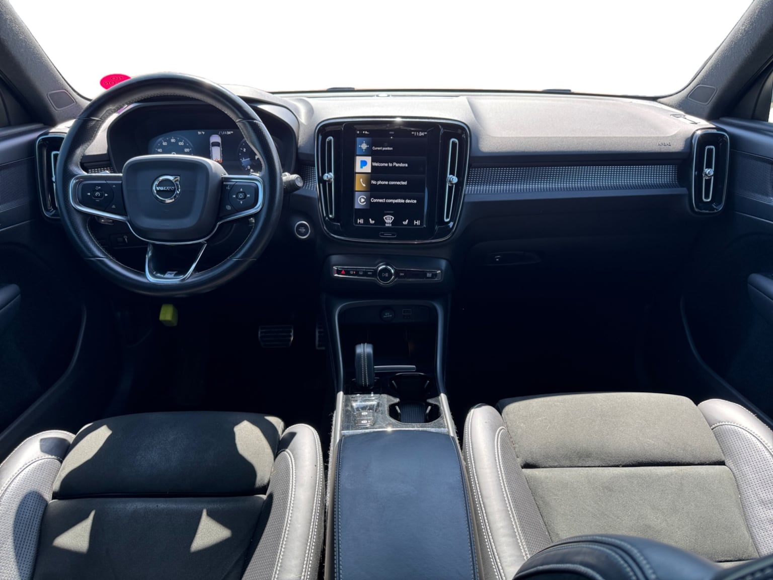 Volvo XC40 photo 12