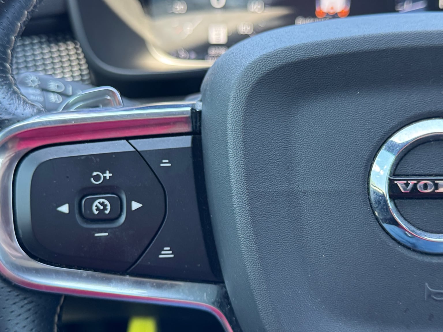 Volvo XC40 photo 22