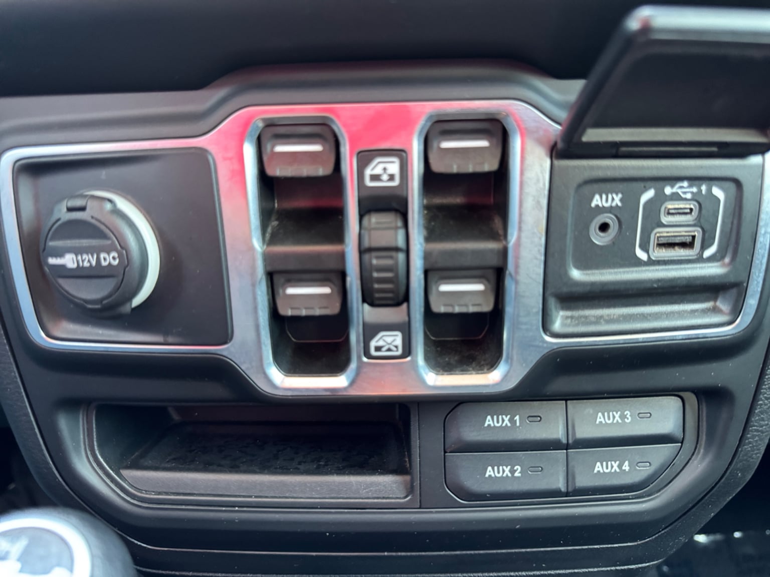 Jeep Wrangler photo 25