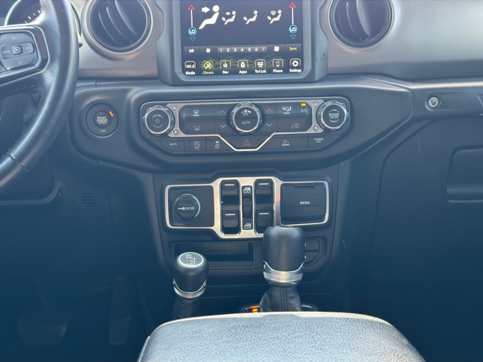 Jeep Wrangler photo 15
