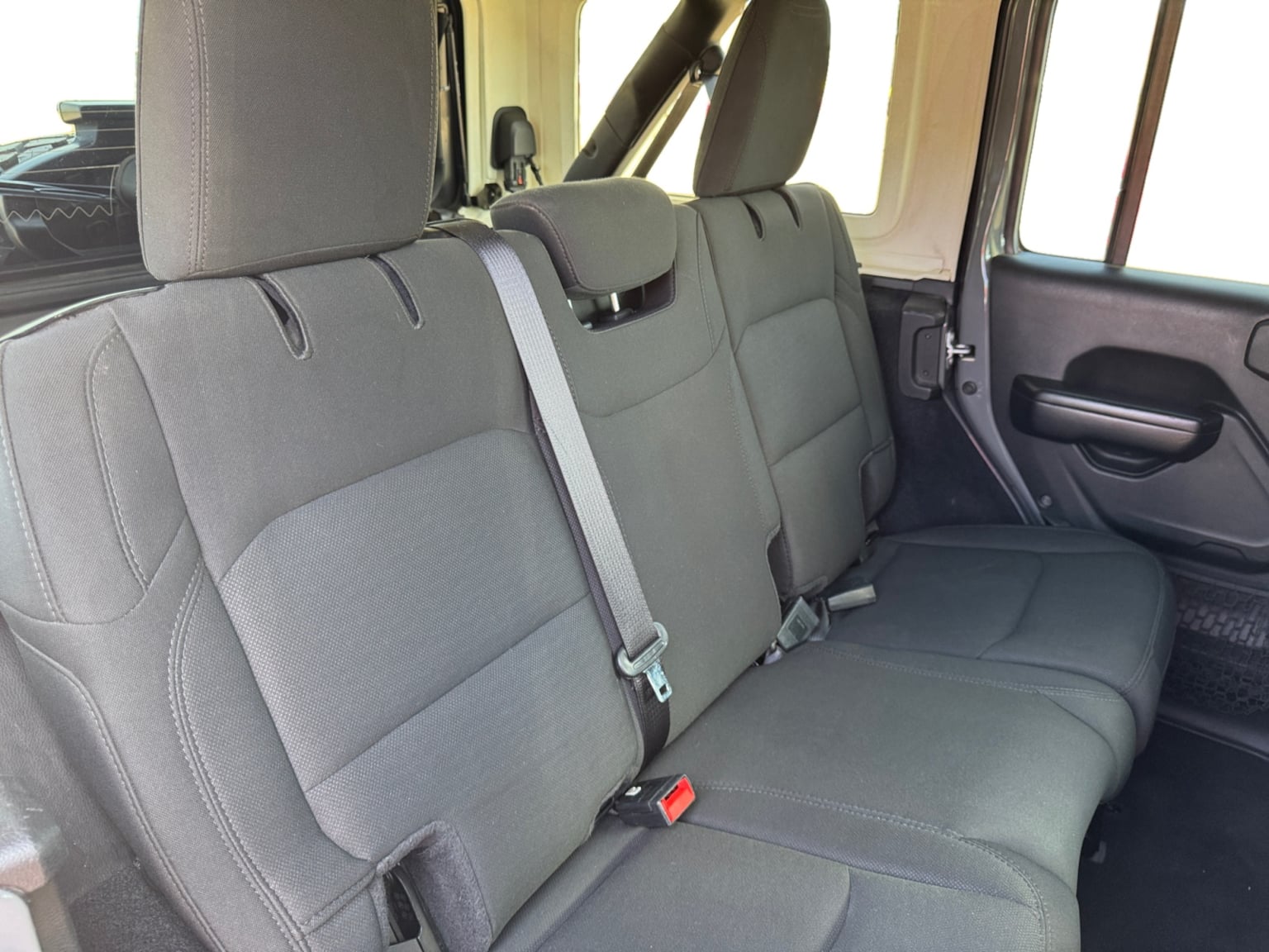 Jeep Wrangler photo 18