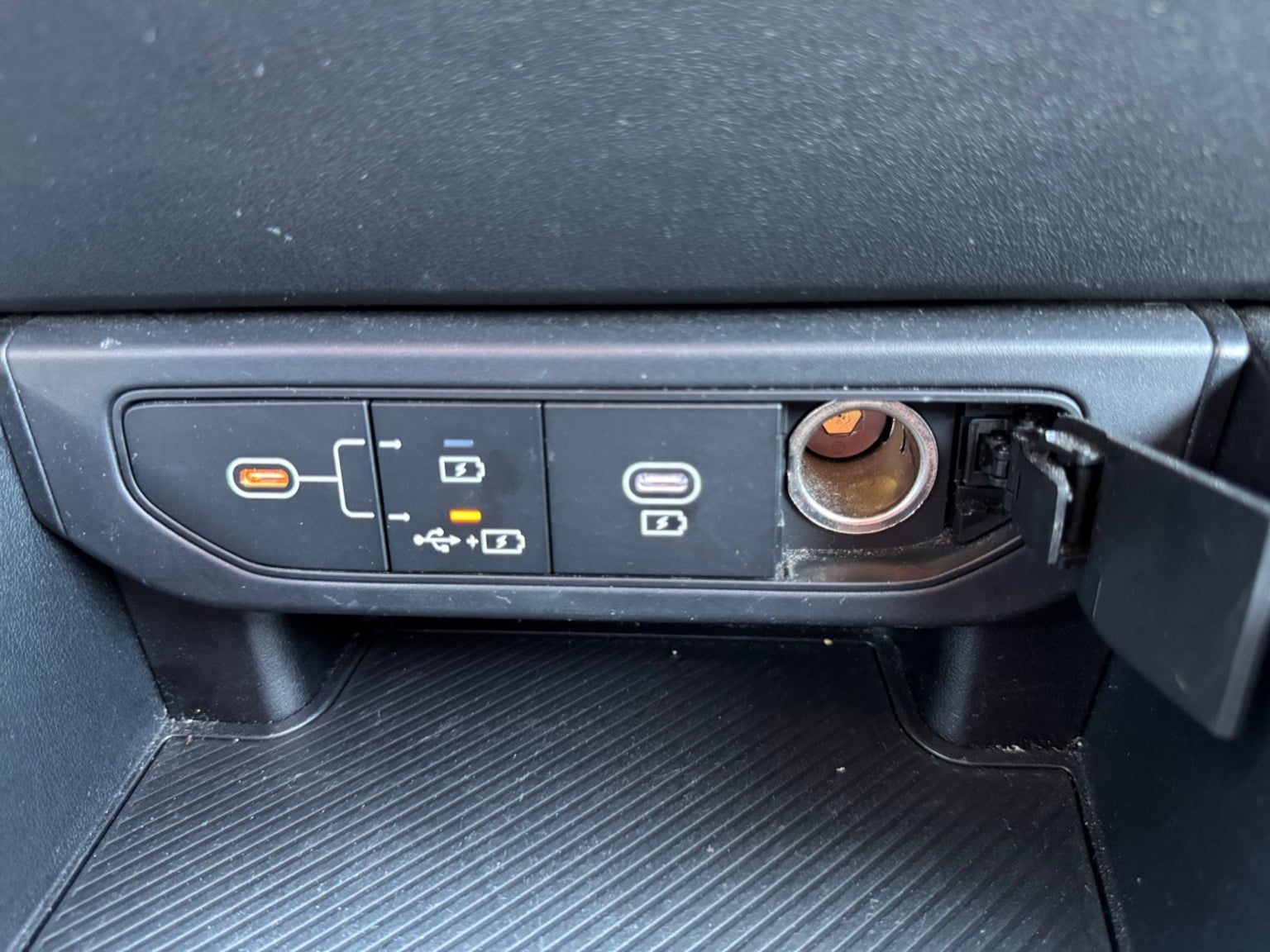 Kia K4 photo 25