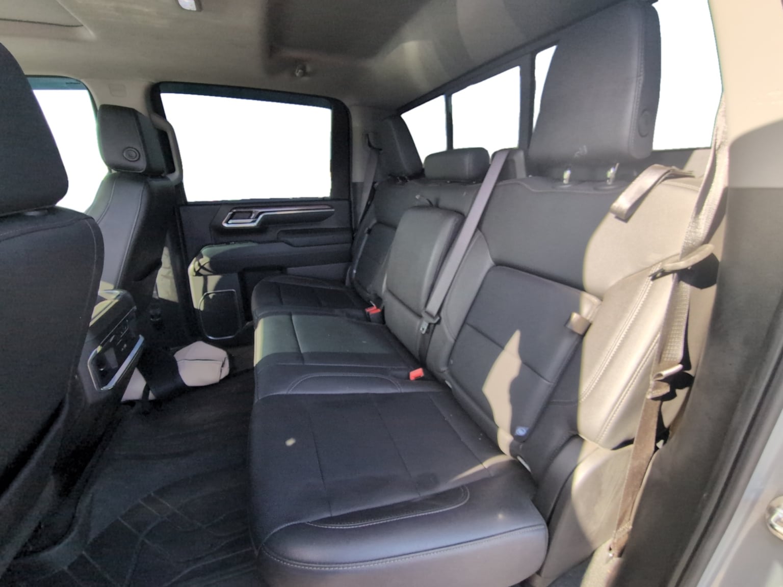 Chevrolet Silverado photo 16
