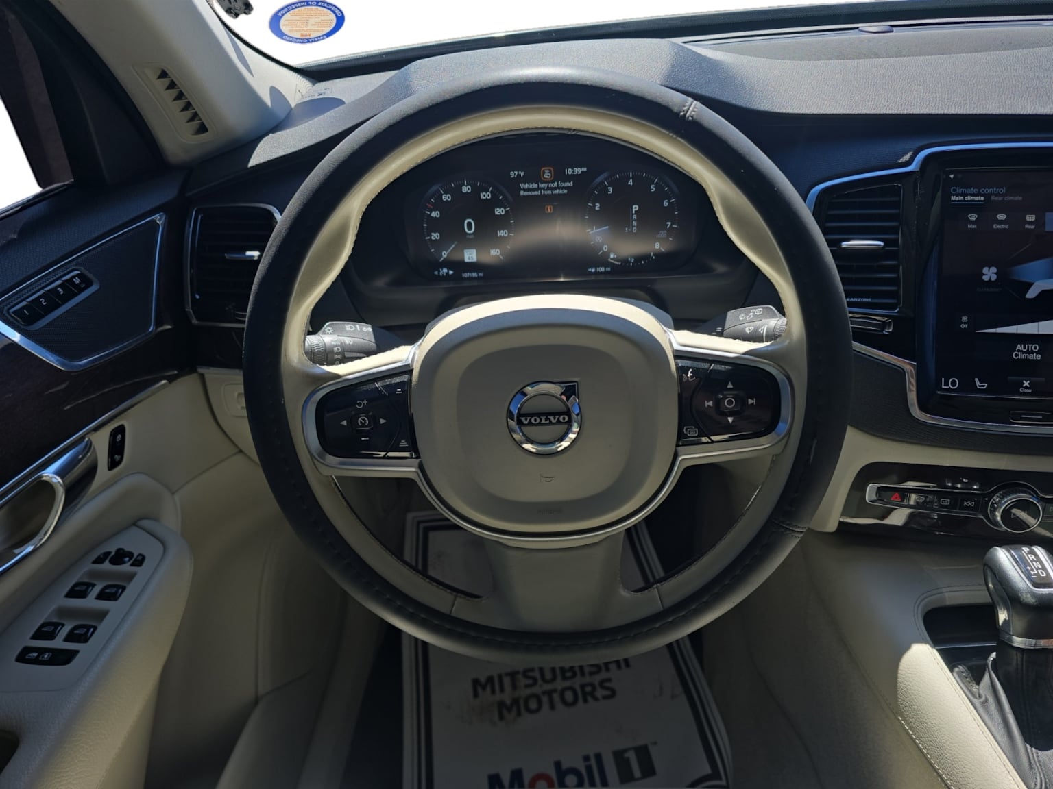 Volvo XC90 photo 13