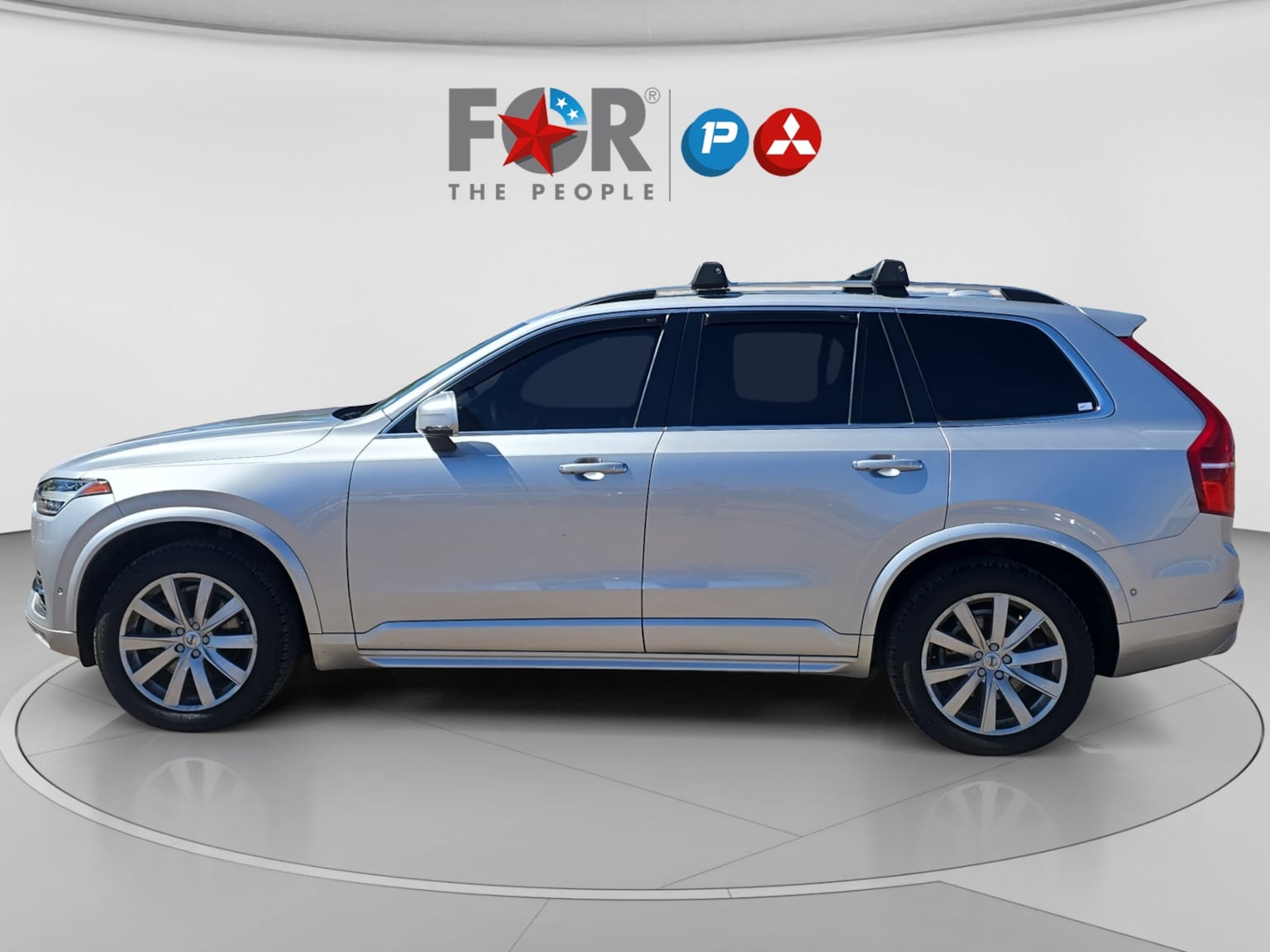 Volvo XC90 photo 2