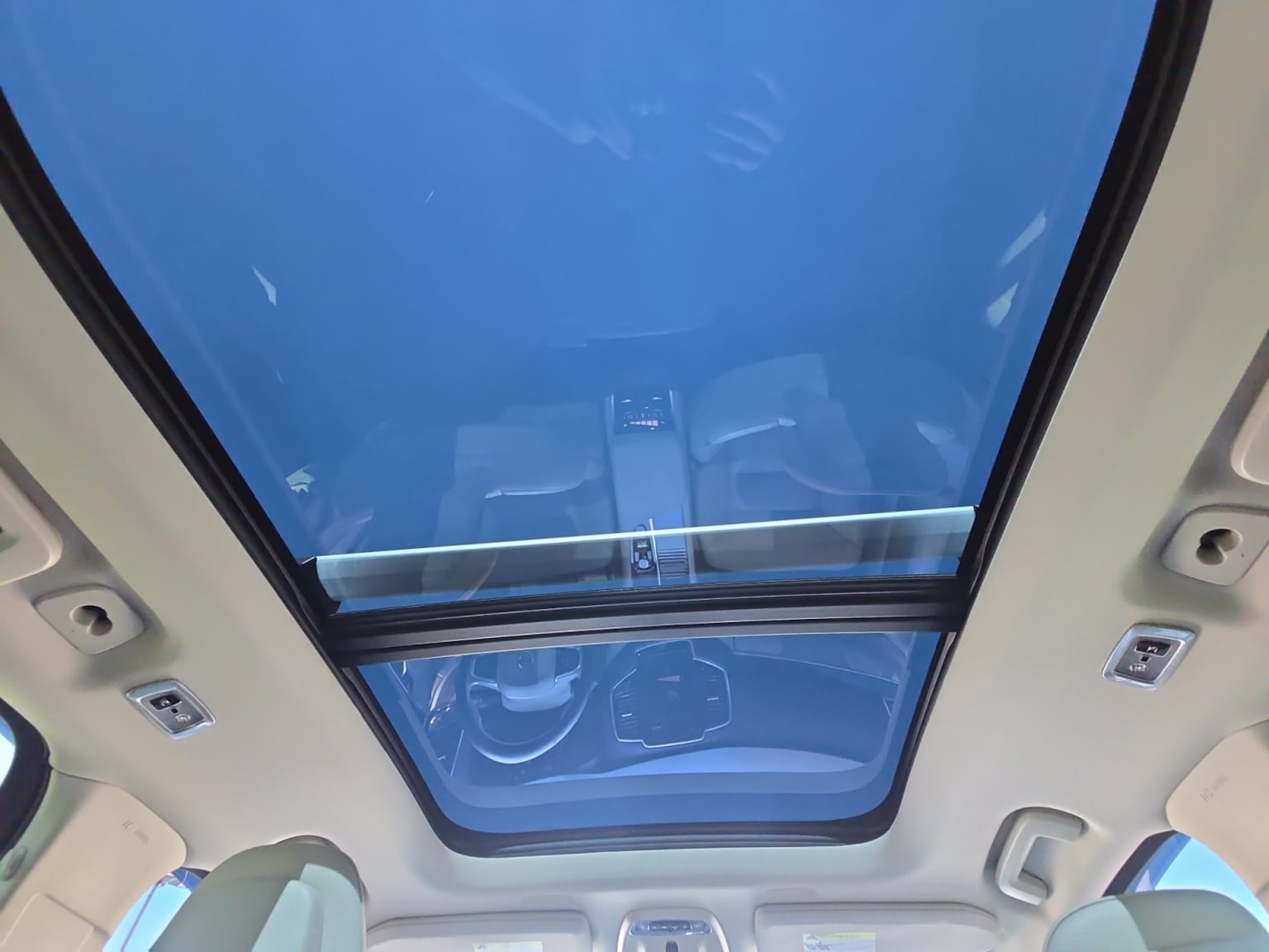 Volvo XC90 photo 25