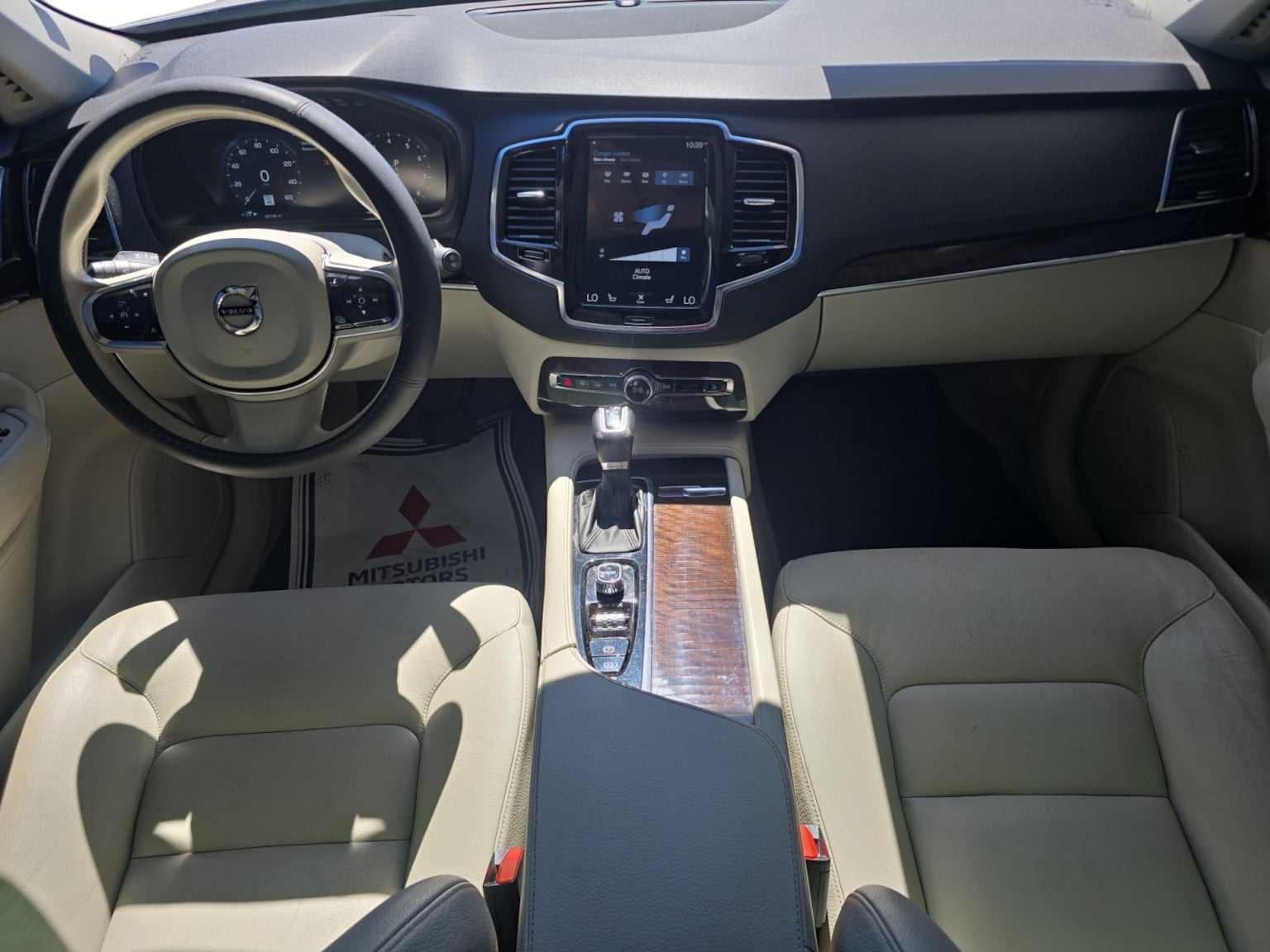 Volvo XC90 photo 12