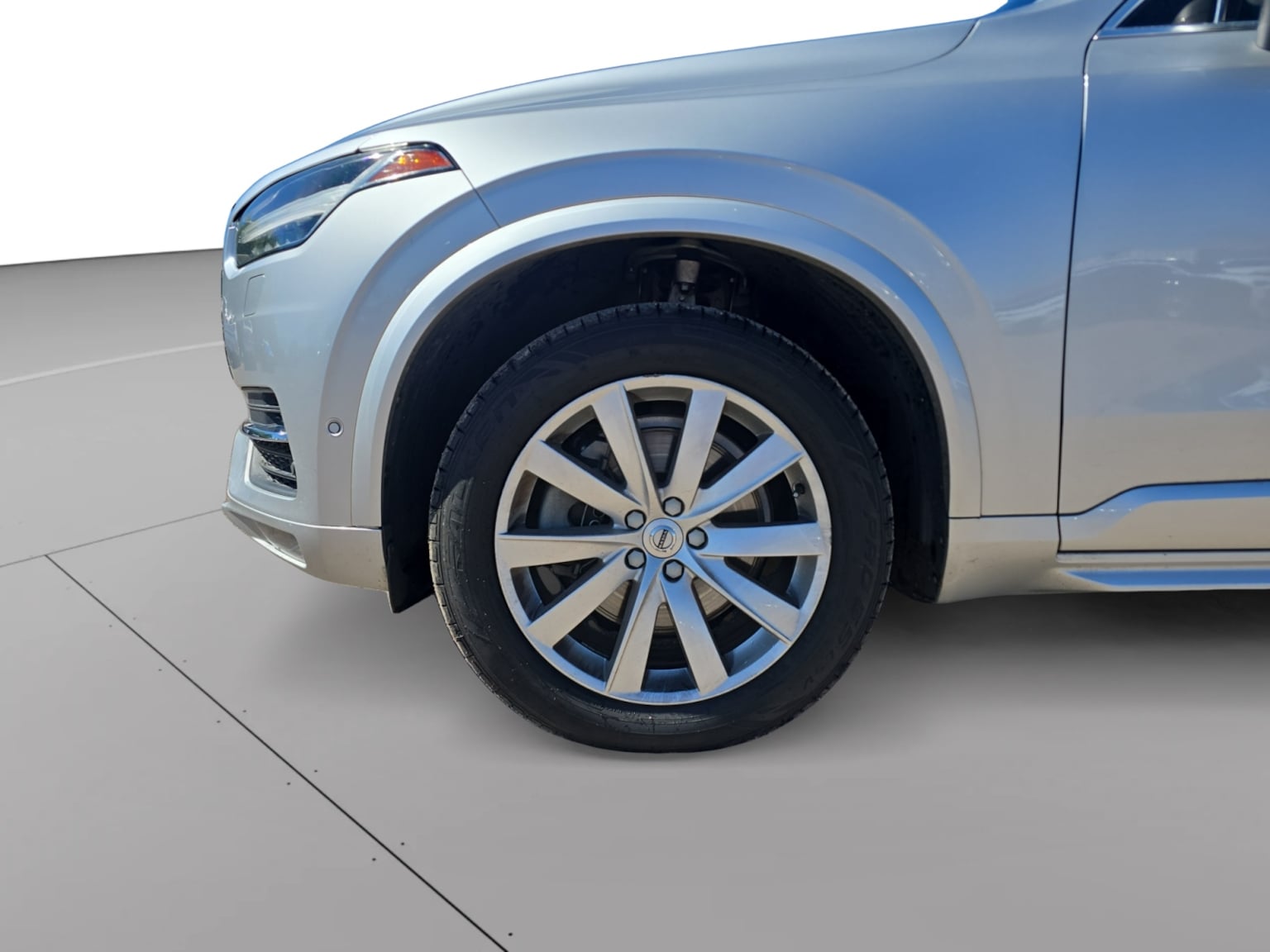 Volvo XC90 photo 9