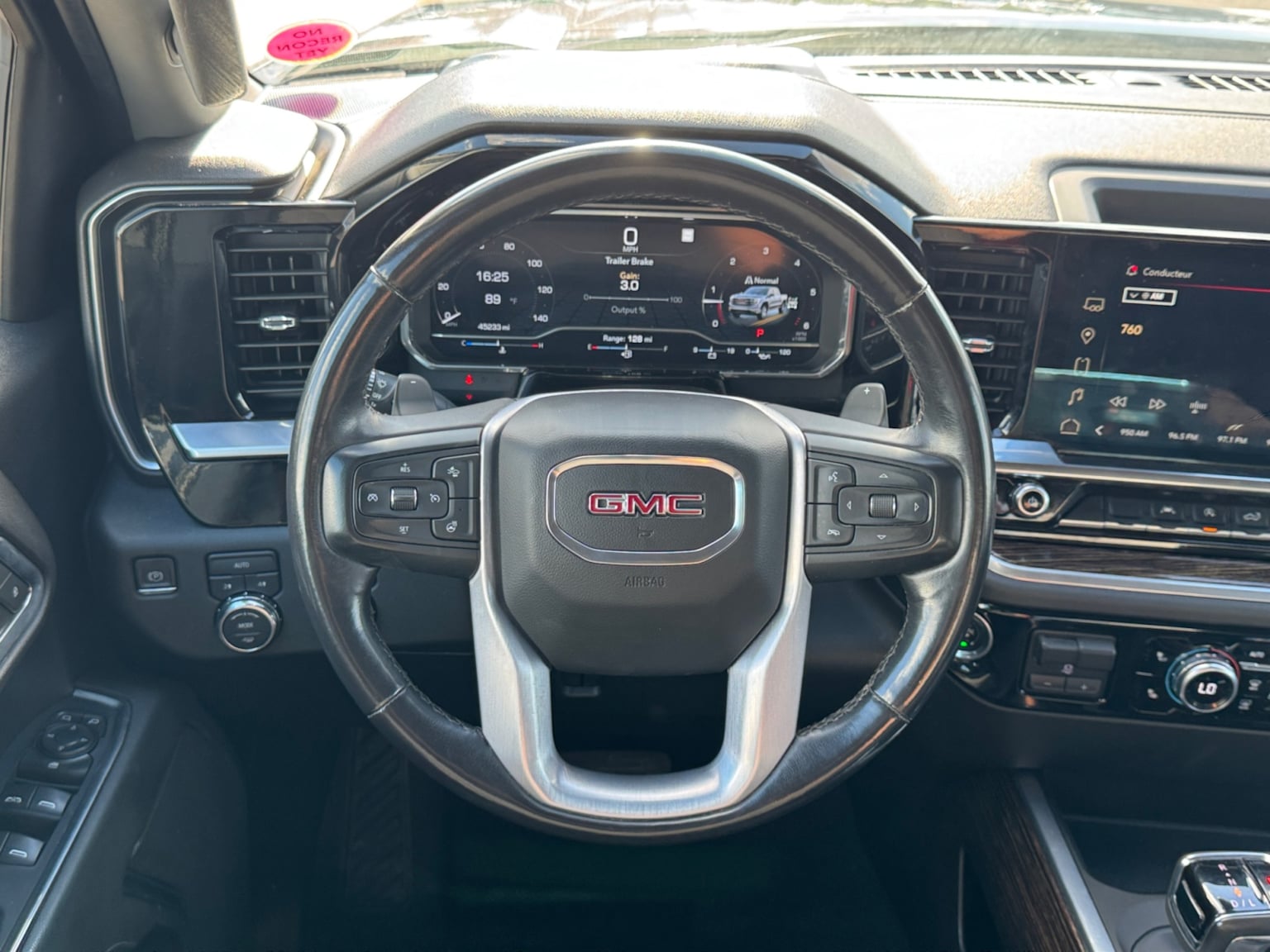 GMC Sierra photo 13