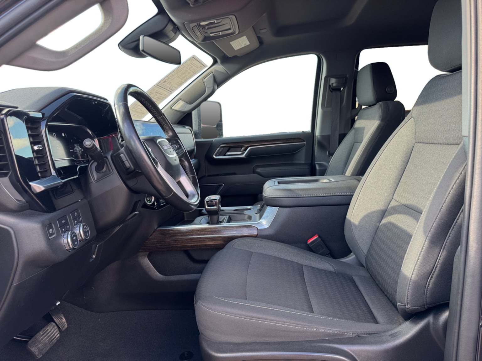 GMC Sierra photo 10
