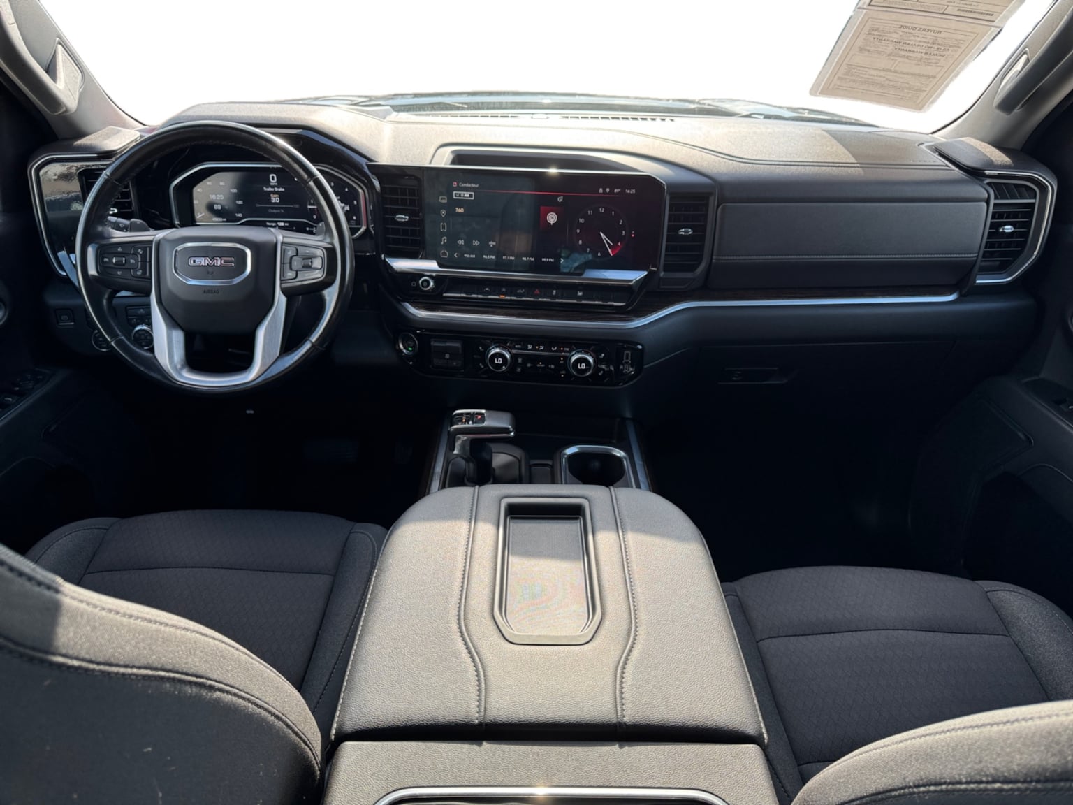 GMC Sierra photo 12
