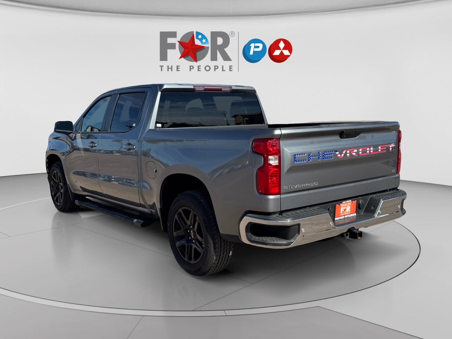 Chevrolet Silverado photo 3