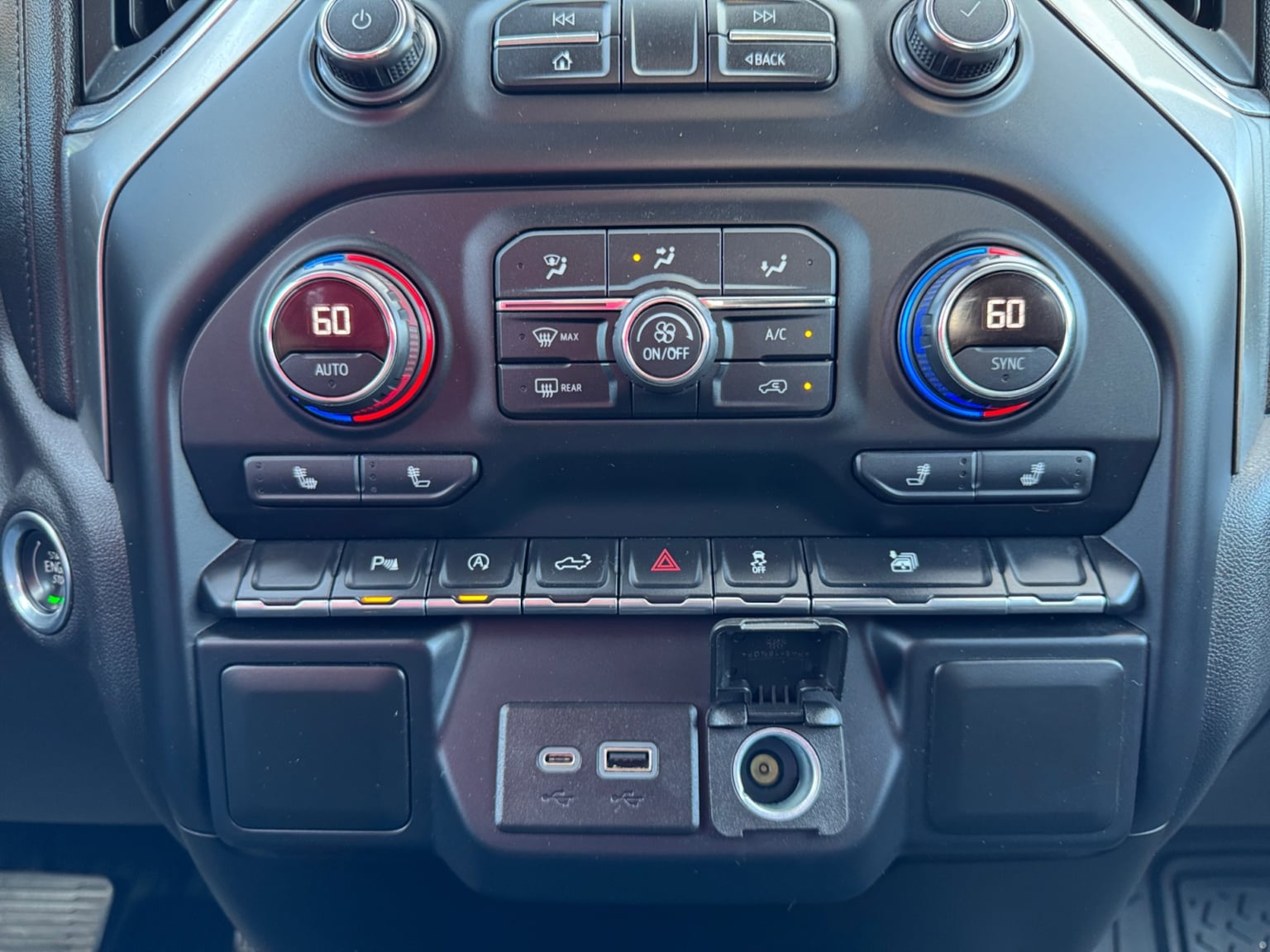 Chevrolet Silverado photo 25