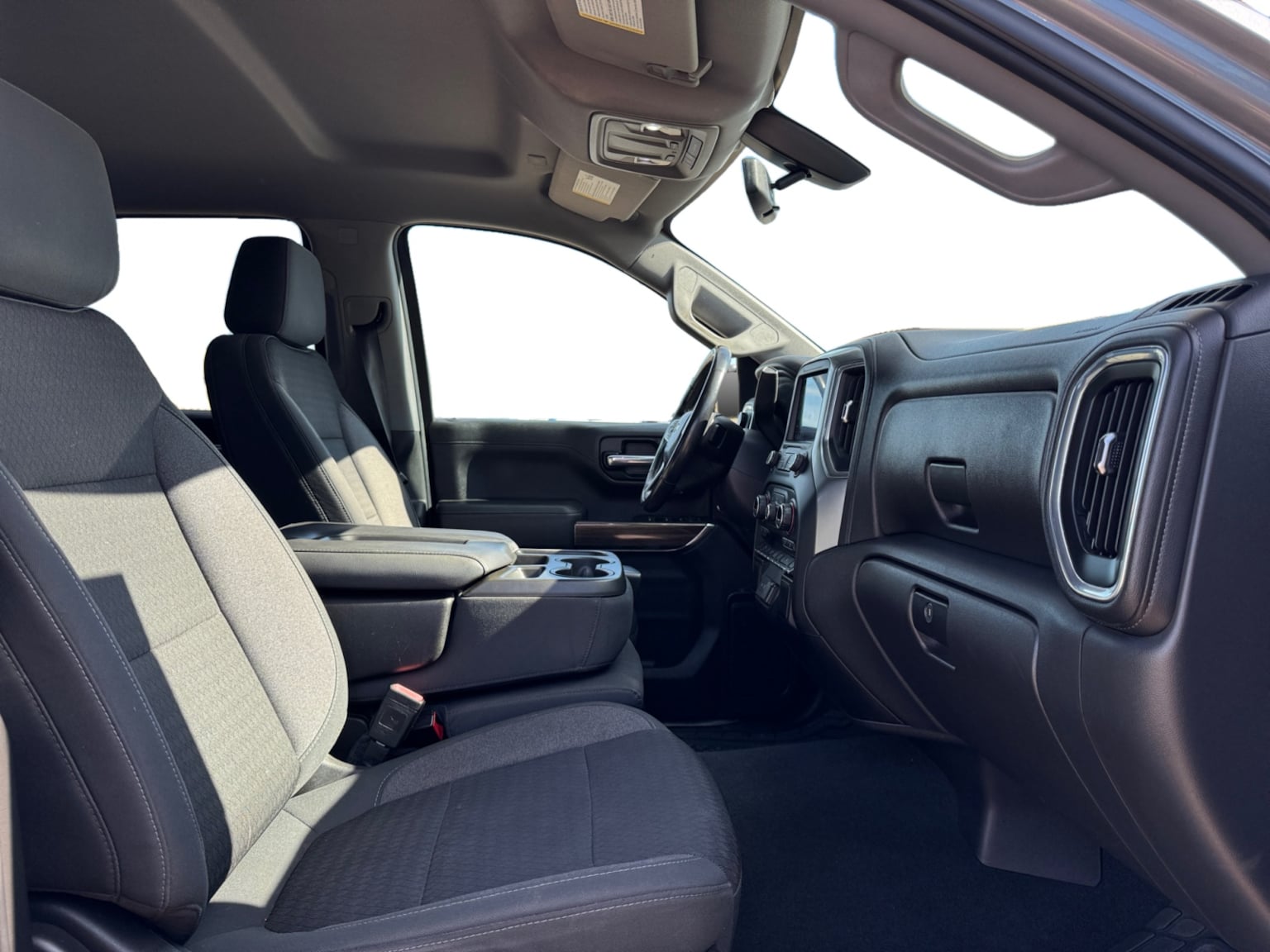 Chevrolet Silverado photo 17