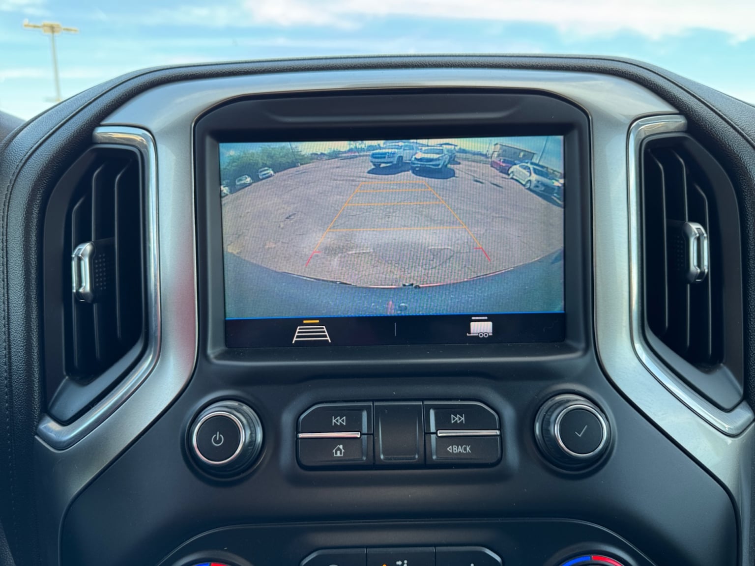 Chevrolet Silverado photo 21