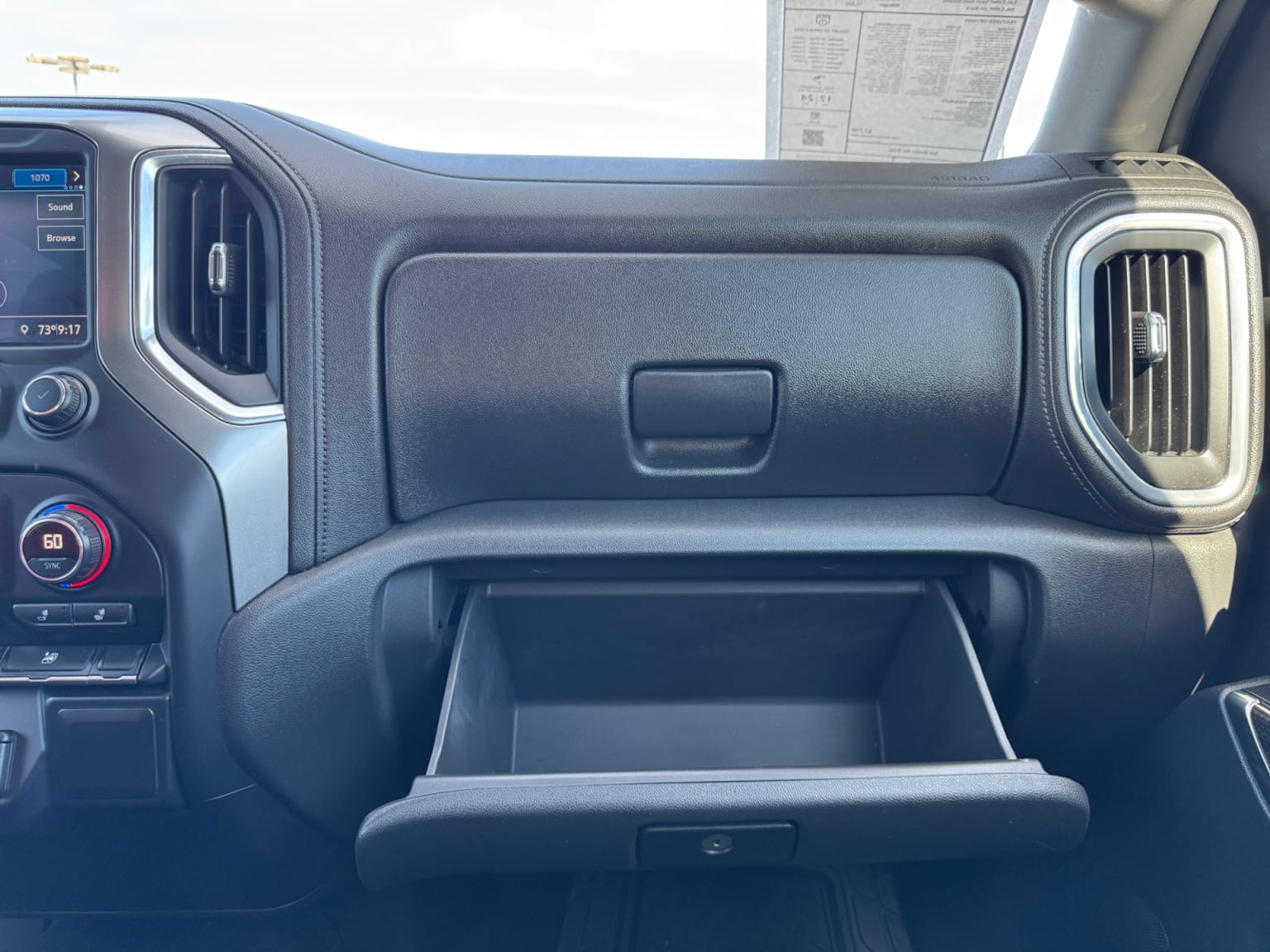 Chevrolet Silverado photo 24