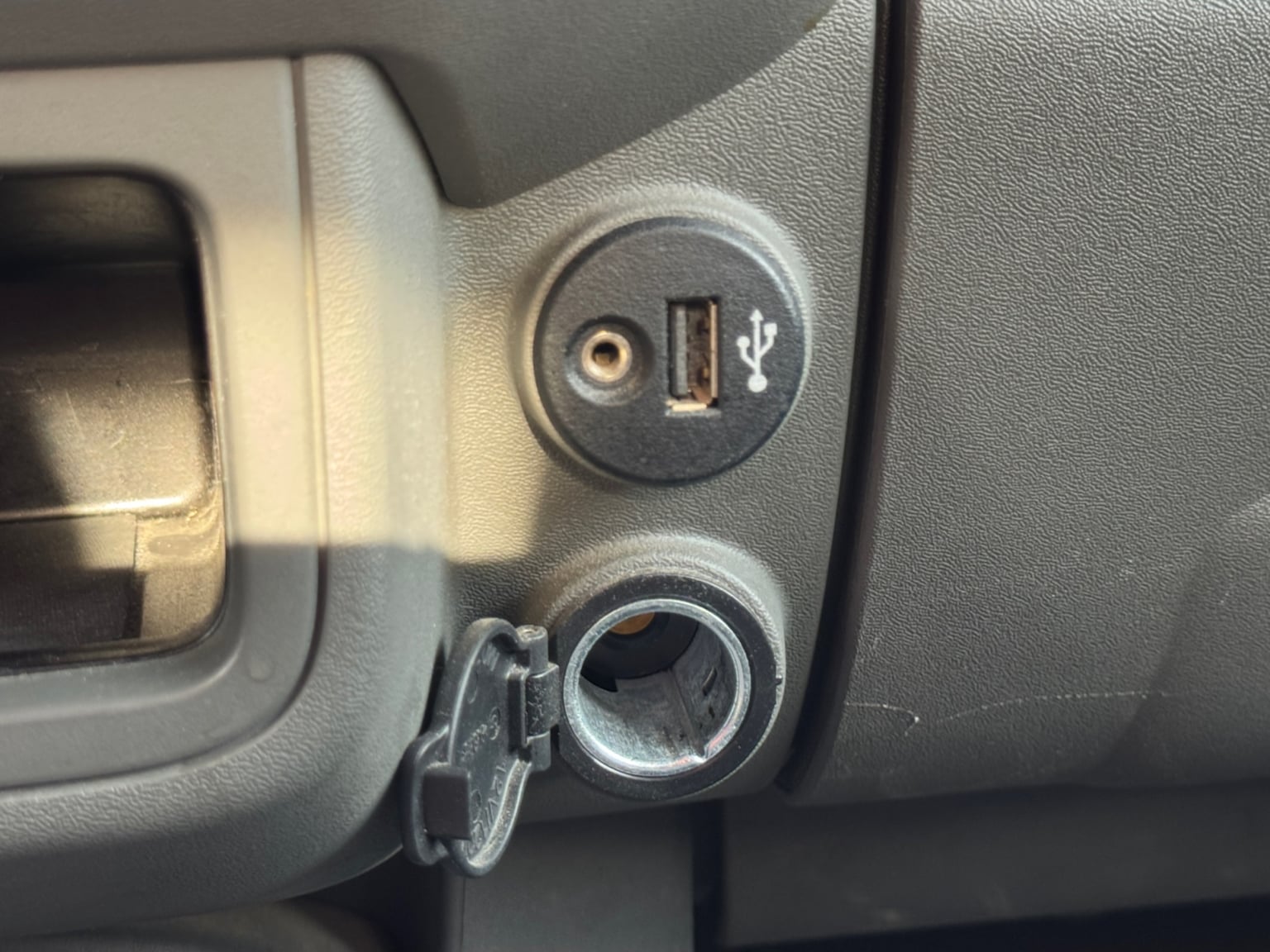 Nissan Frontier photo 25