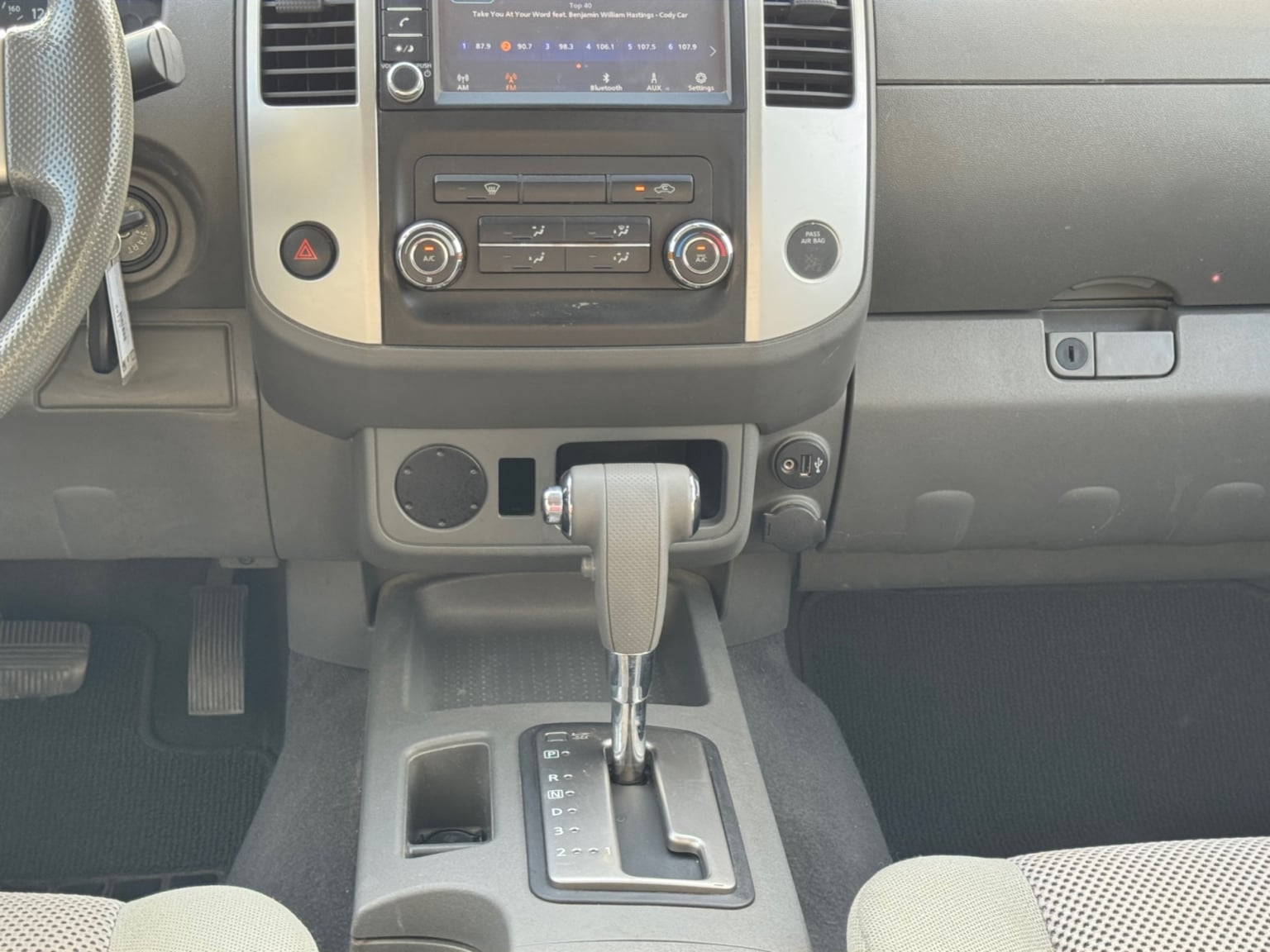 Nissan Frontier photo 15