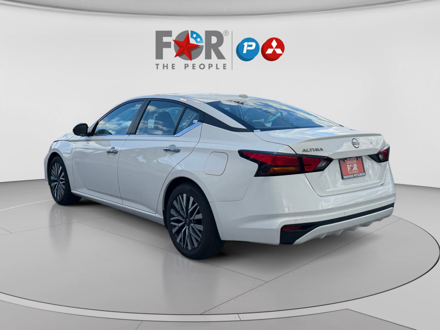 Nissan Altima photo 3