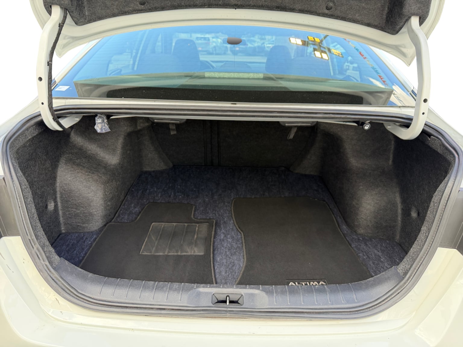 Nissan Altima photo 18