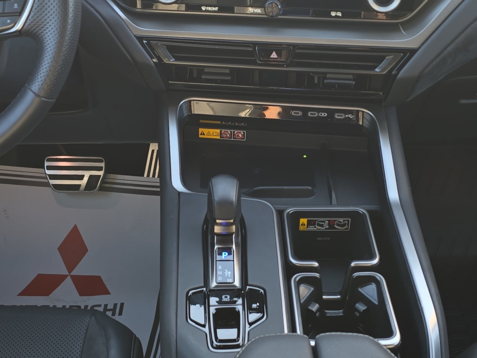 Lexus TX photo 15