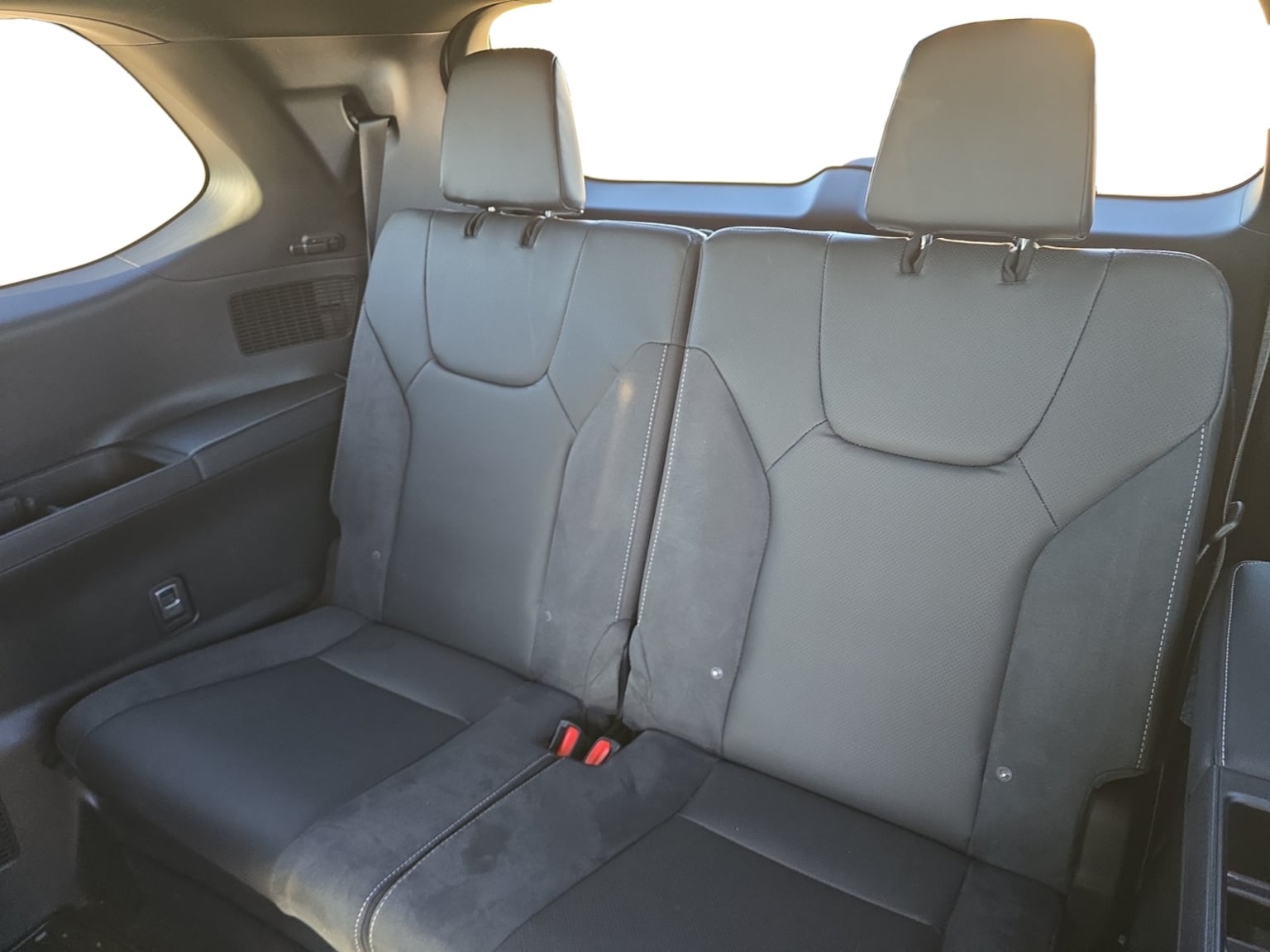 Lexus TX photo 16