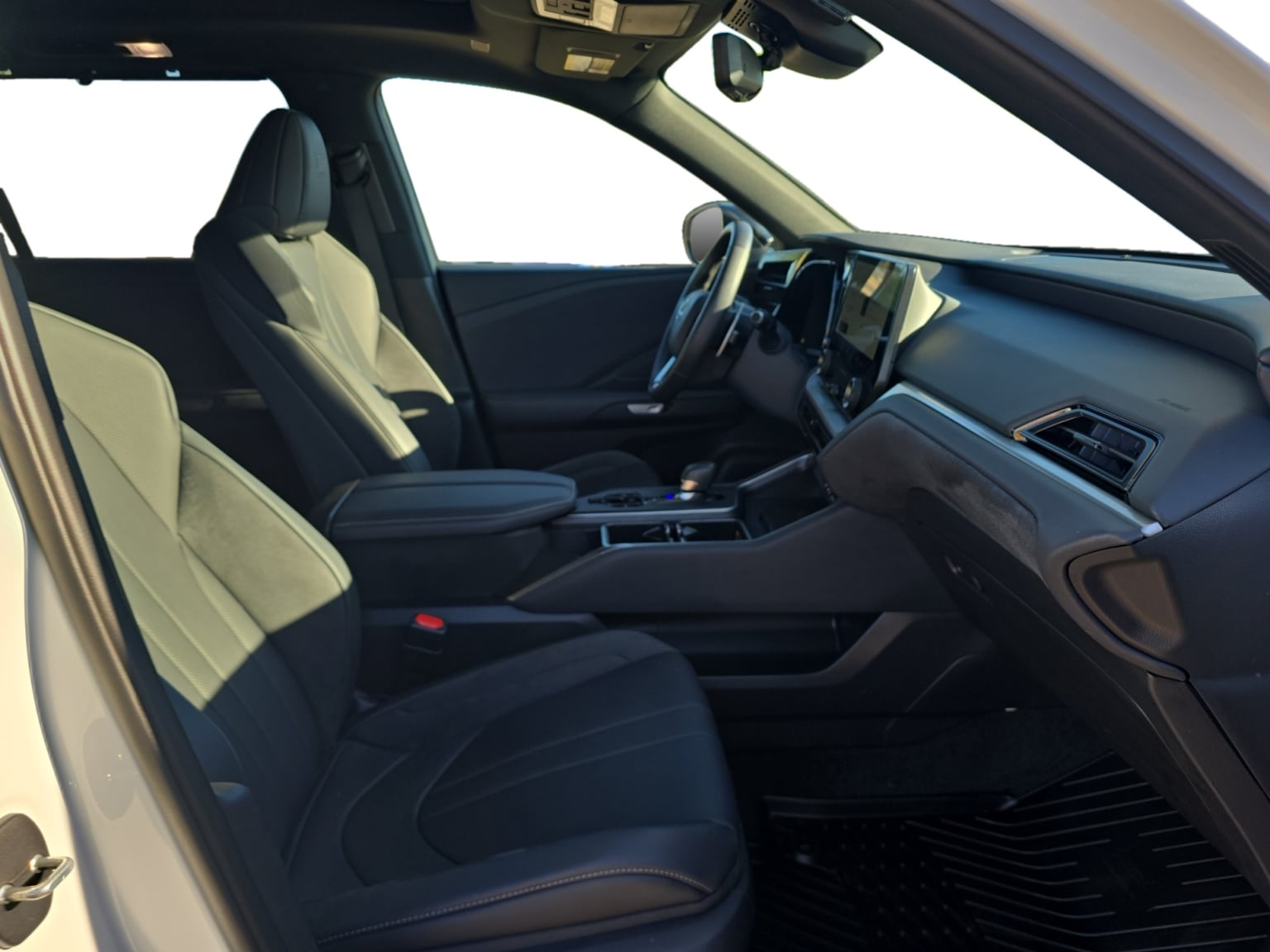 Lexus TX photo 17