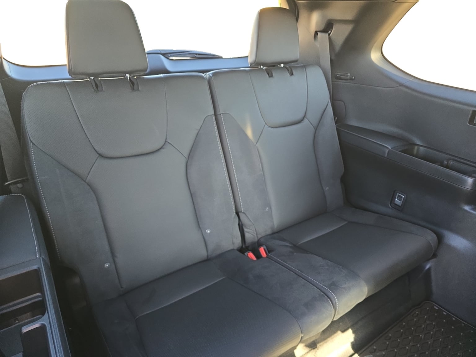 Lexus TX photo 18