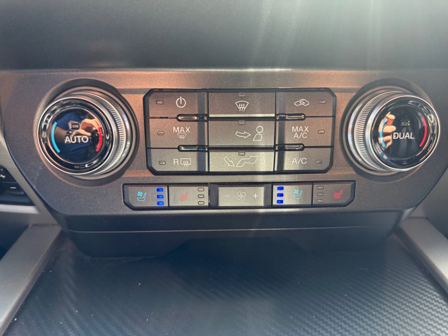 Ford F-150 photo 22