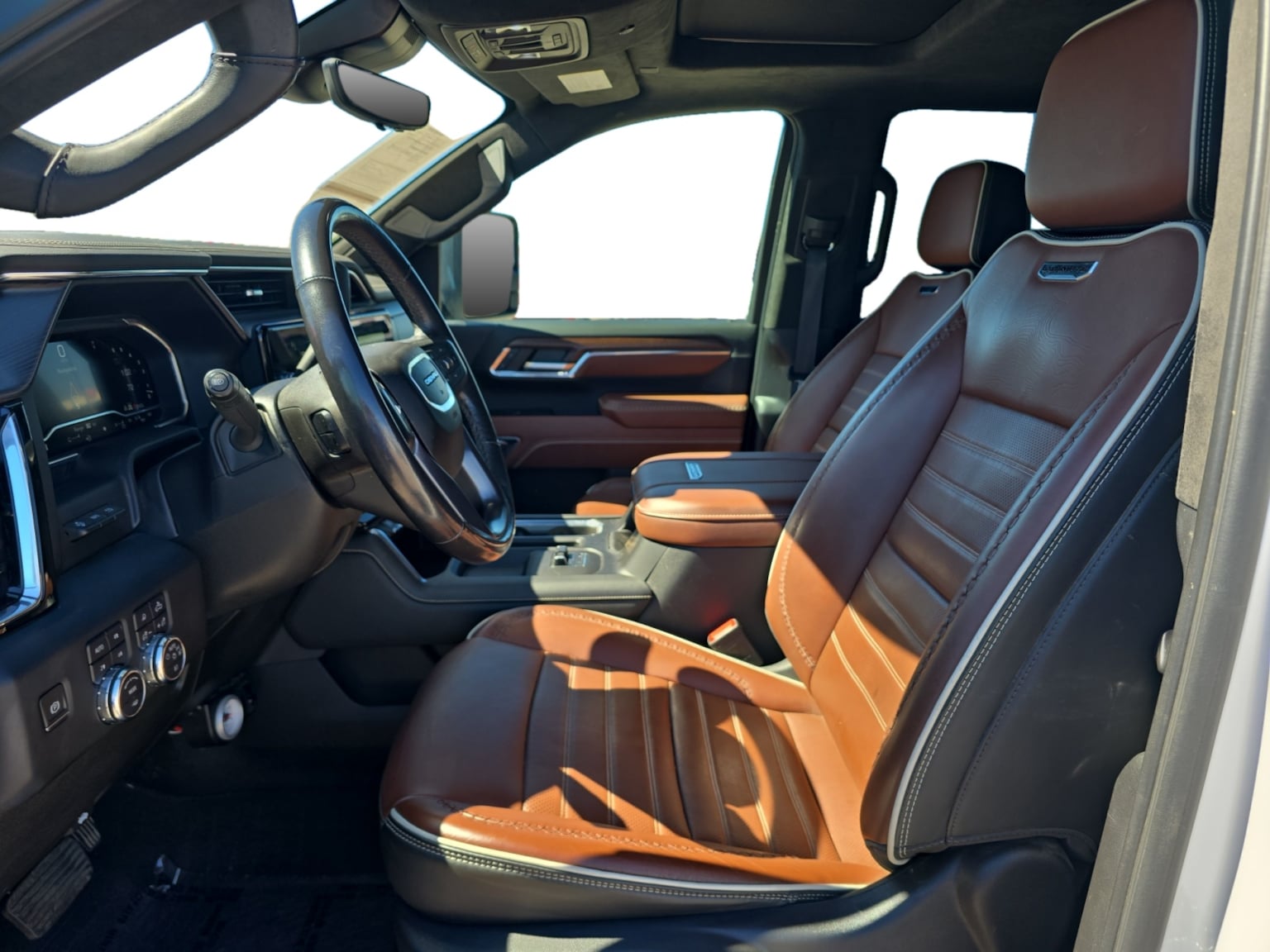 GMC Sierra photo 10