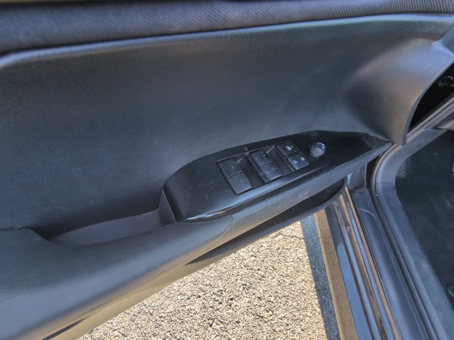 Toyota Camry photo 11