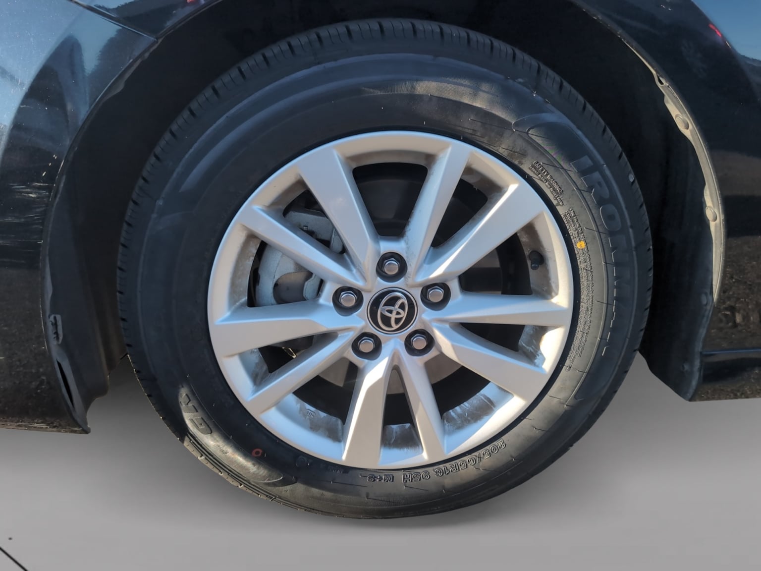 Toyota Camry photo 9