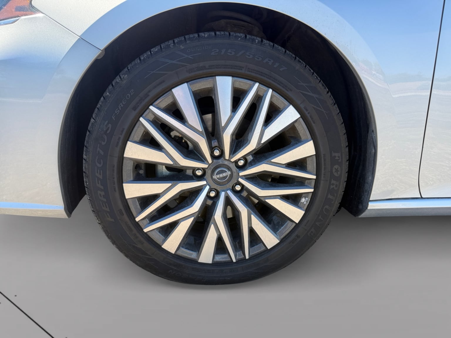 Nissan Altima photo 8