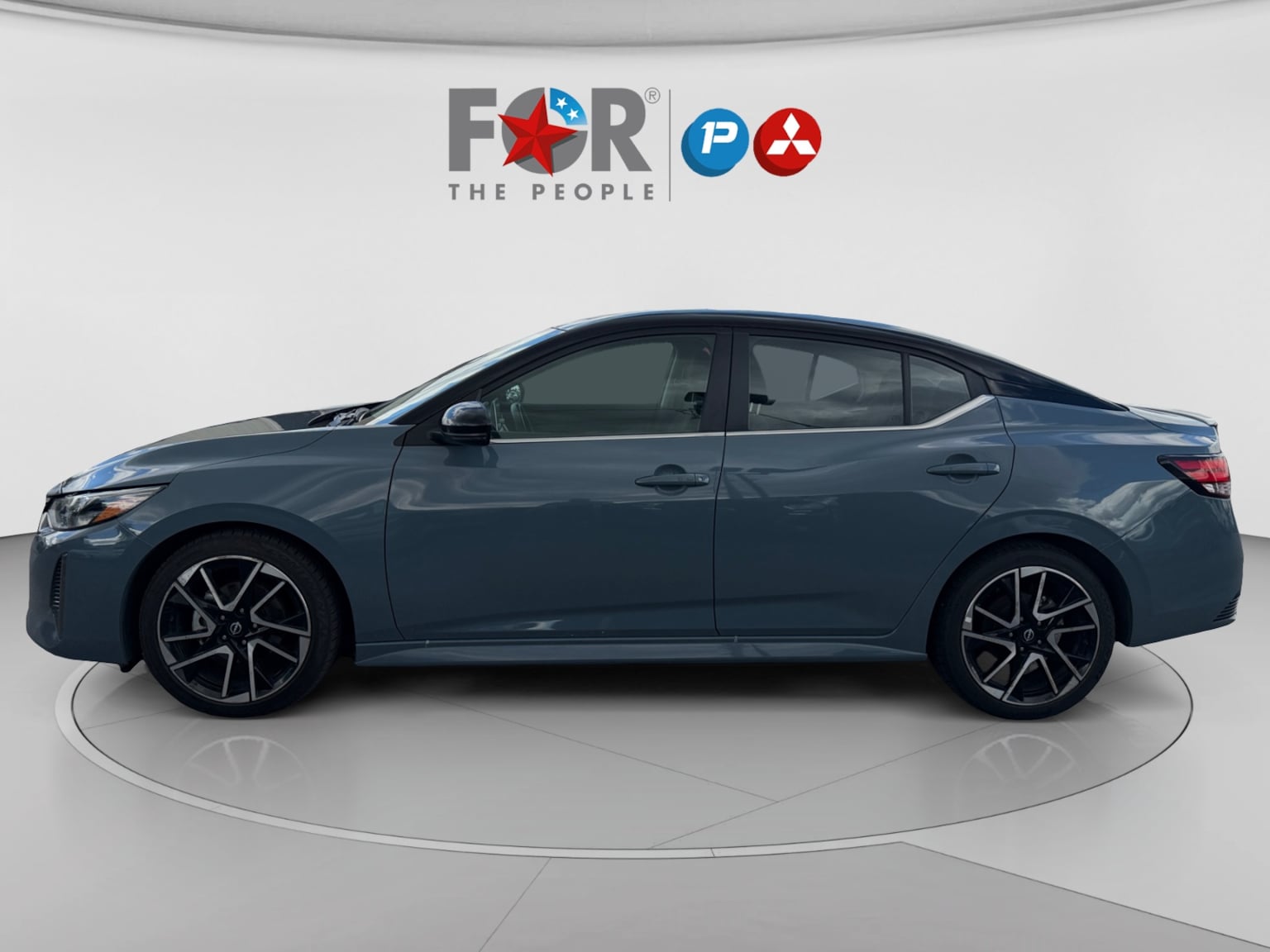 Nissan Sentra photo 2