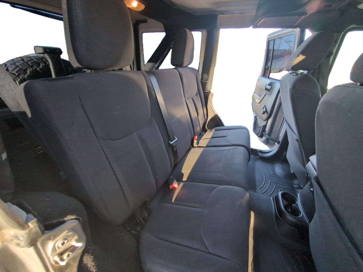 Jeep Wrangler photo 18