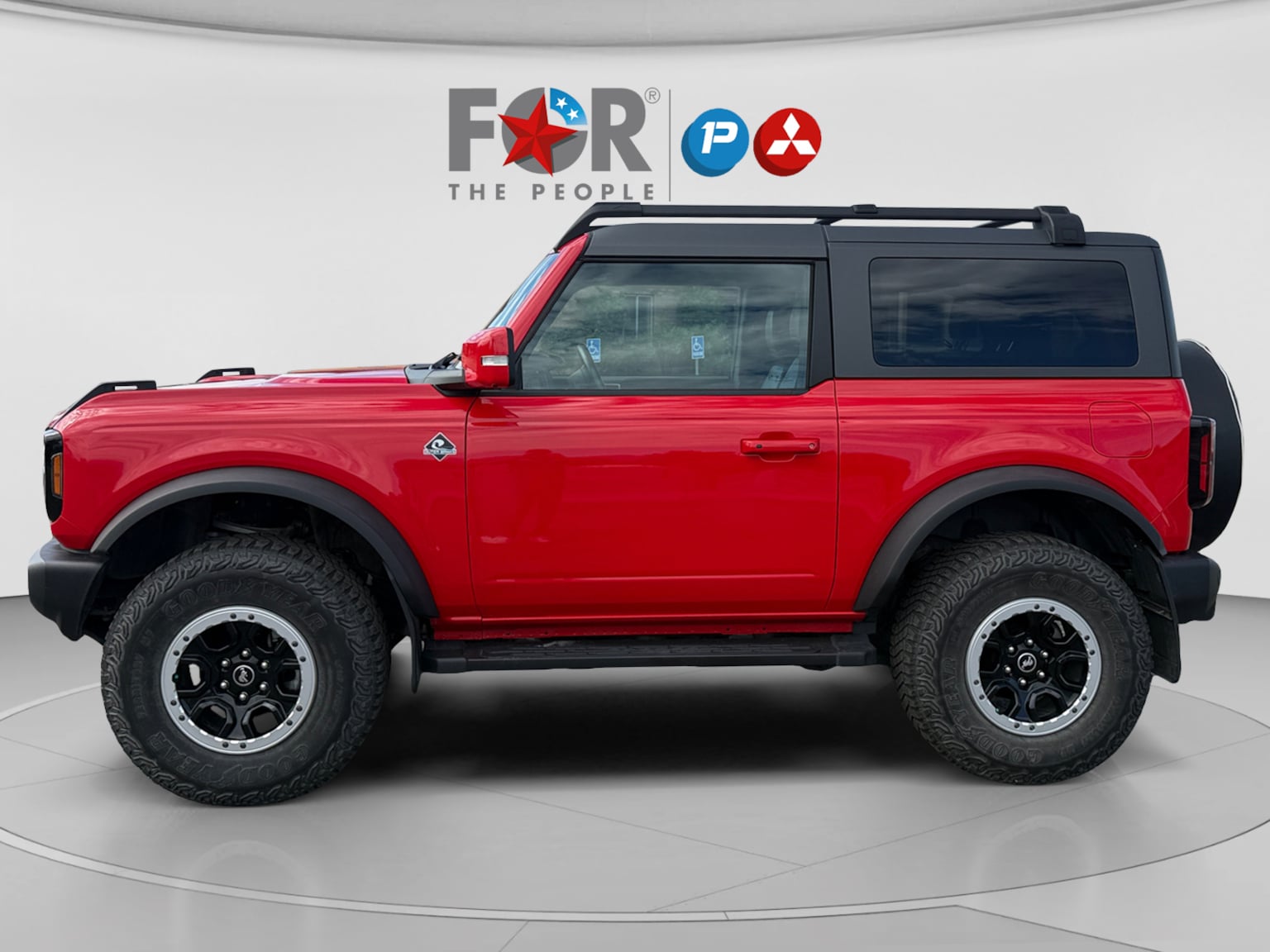 Ford Bronco photo 2