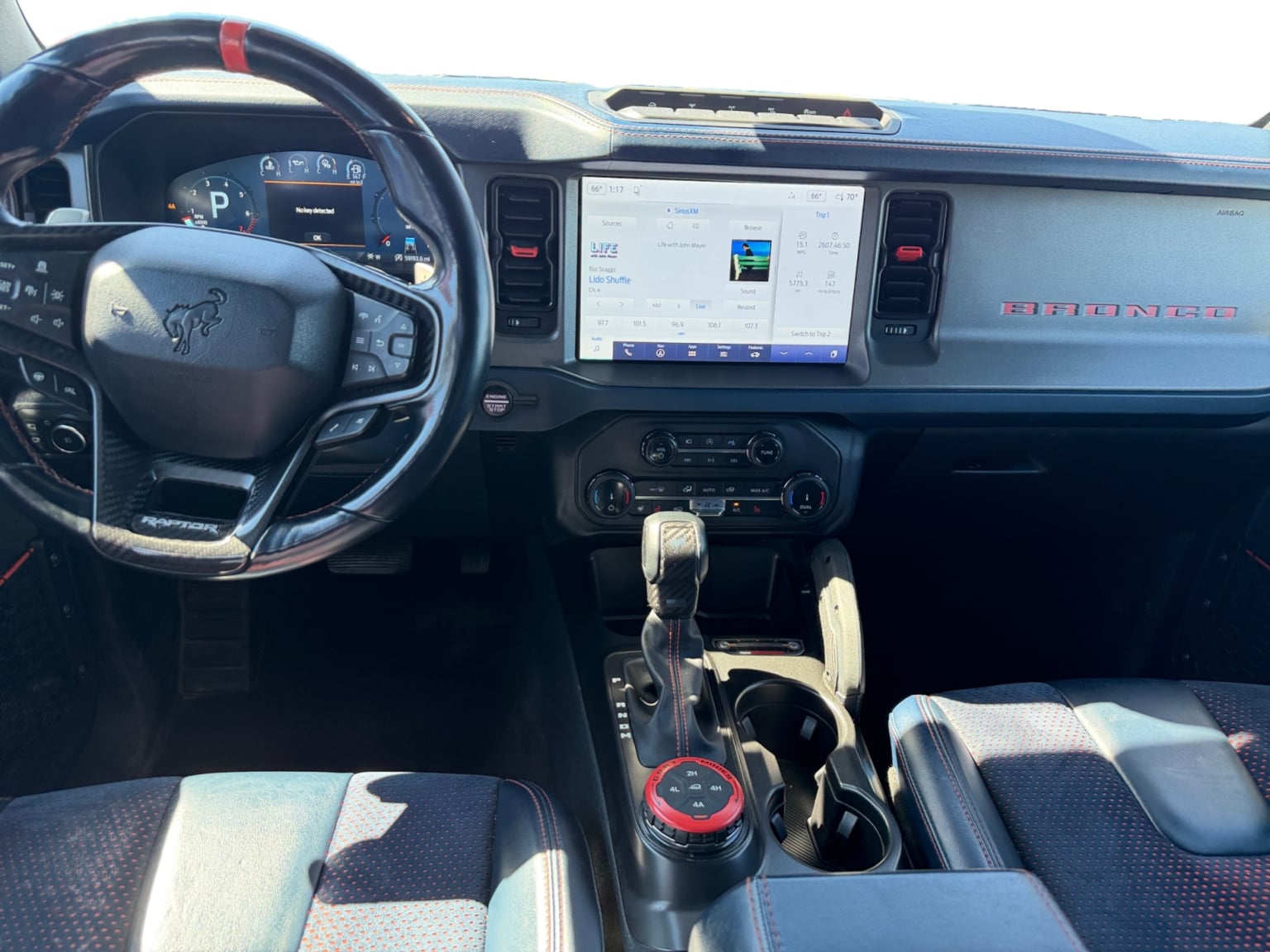 Ford Bronco photo 12