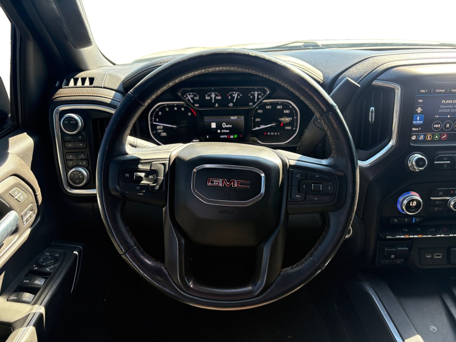GMC Sierra photo 13