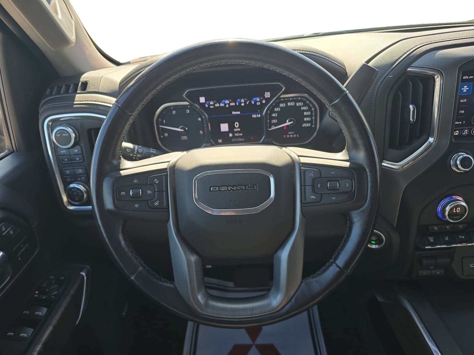 GMC Sierra photo 13